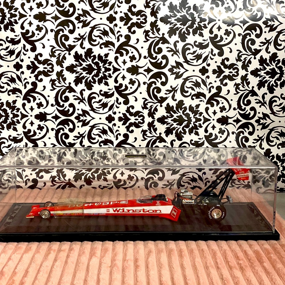 Action Racing Collectibles 1/43 Dragster G.Scelzi Winston New in Plexiglas Case